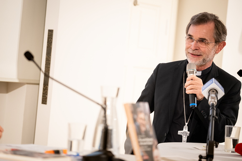 Buchpräsentation Für euch Bischof, mit euch Christ / Erzdiözese Wien/ Schönlaub, Stephan Schönlaub Buchpräsentation Für euch Bischof, mit euch Christ