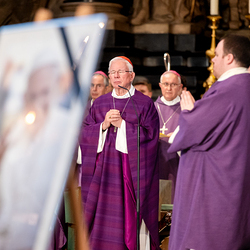 Stephansdom: Österreich nahm Abschied von Papst Franziskus